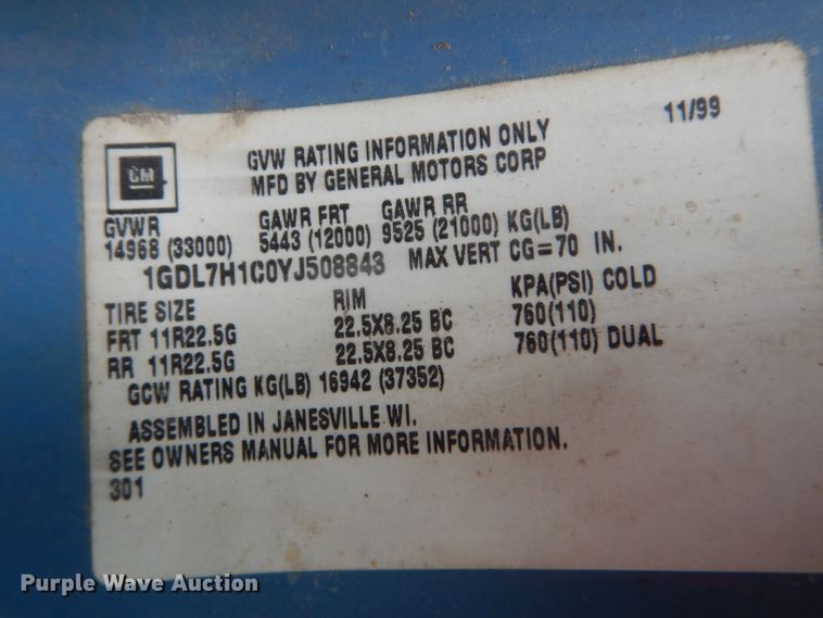 image for item DH6483 2000 GMC C7500 truck cab and chassis