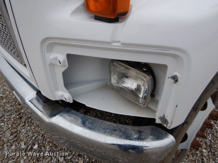 image for item DH6484 2008 GMC C7500 truck cab and chassis