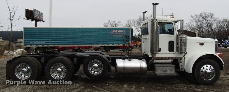 image for item DH8443 2006 Peterbilt 379 semi truck