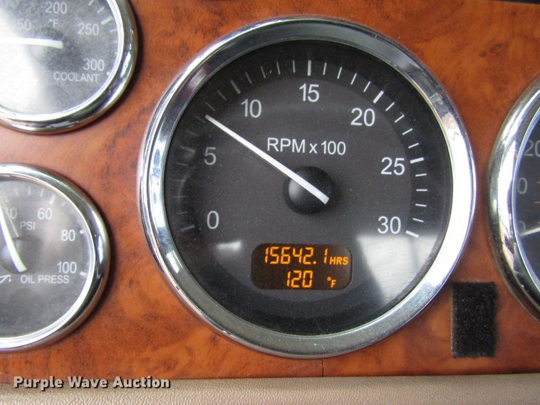 image for item DH8443 2006 Peterbilt 379 semi truck