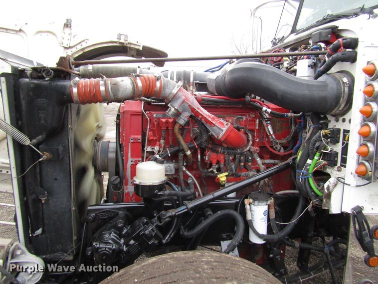 image for item DH8443 2006 Peterbilt 379 semi truck