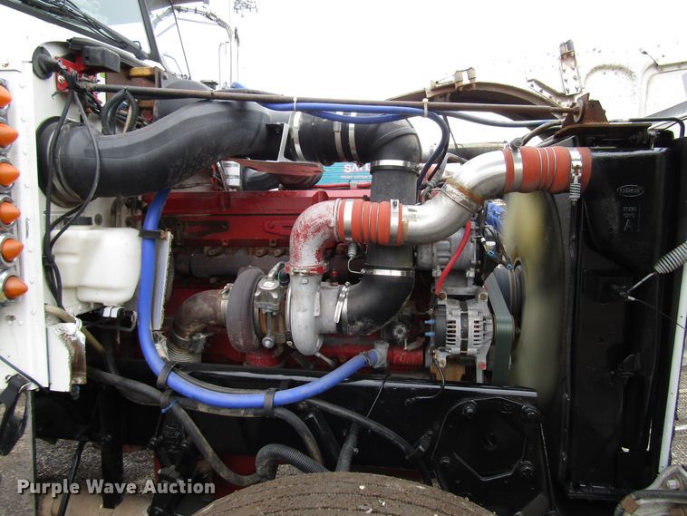 image for item DH8443 2006 Peterbilt 379 semi truck