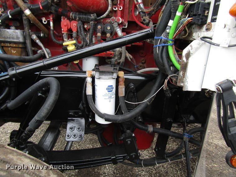 image for item DH8443 2006 Peterbilt 379 semi truck