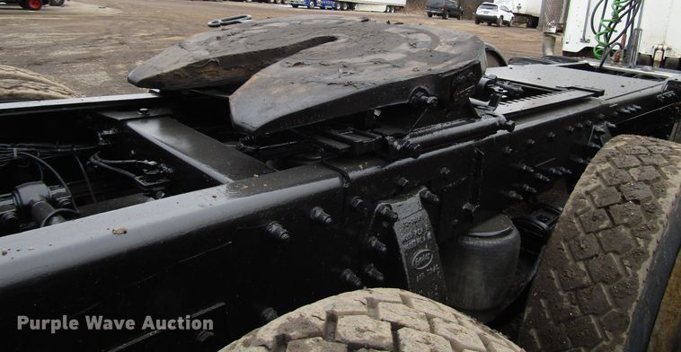 image for item DH8443 2006 Peterbilt 379 semi truck