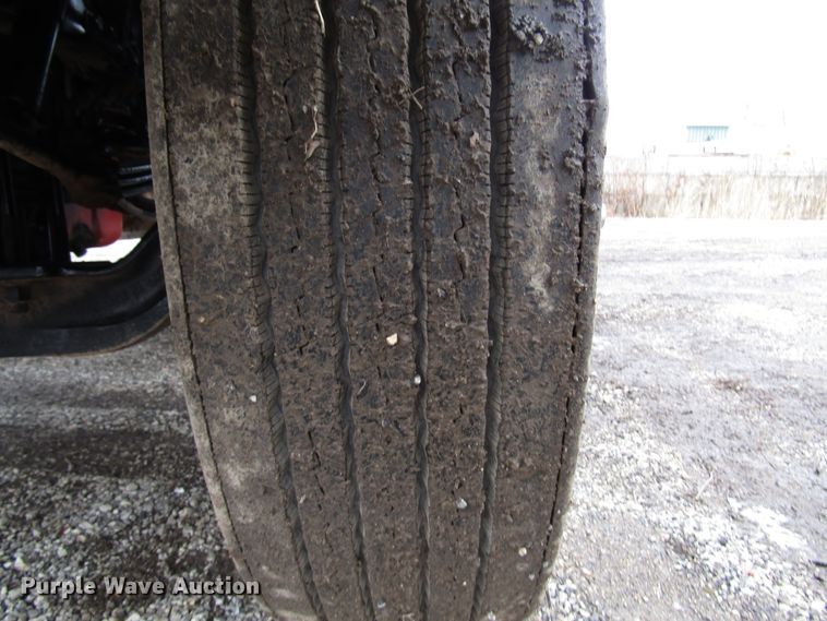 image for item DH8443 2006 Peterbilt 379 semi truck