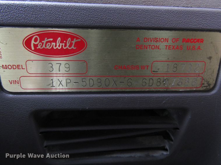 image for item DH8443 2006 Peterbilt 379 semi truck