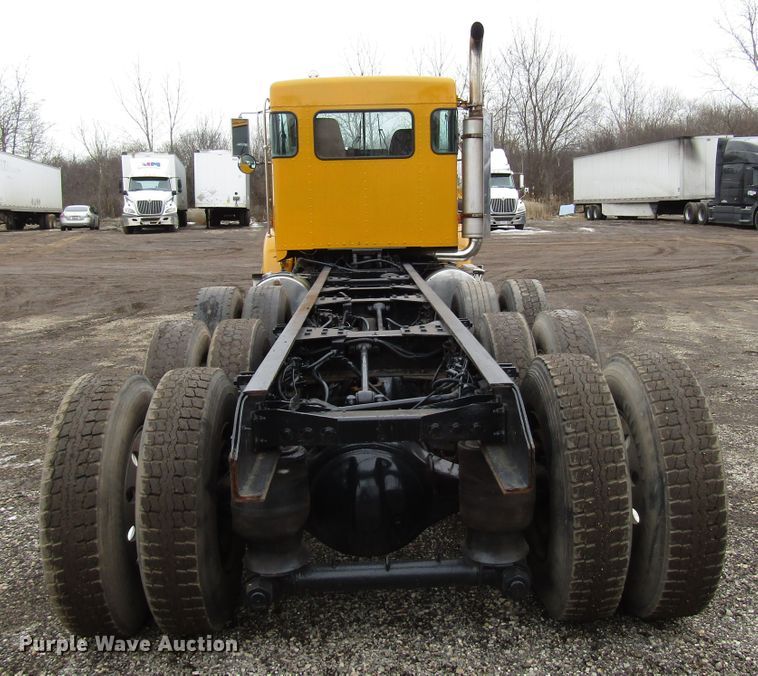 image for item DH8446 1998 Kenworth T800 truck cab and chassis