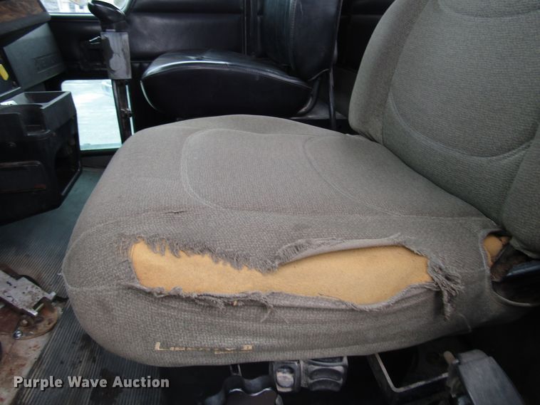 image for item DH8446 1998 Kenworth T800 truck cab and chassis