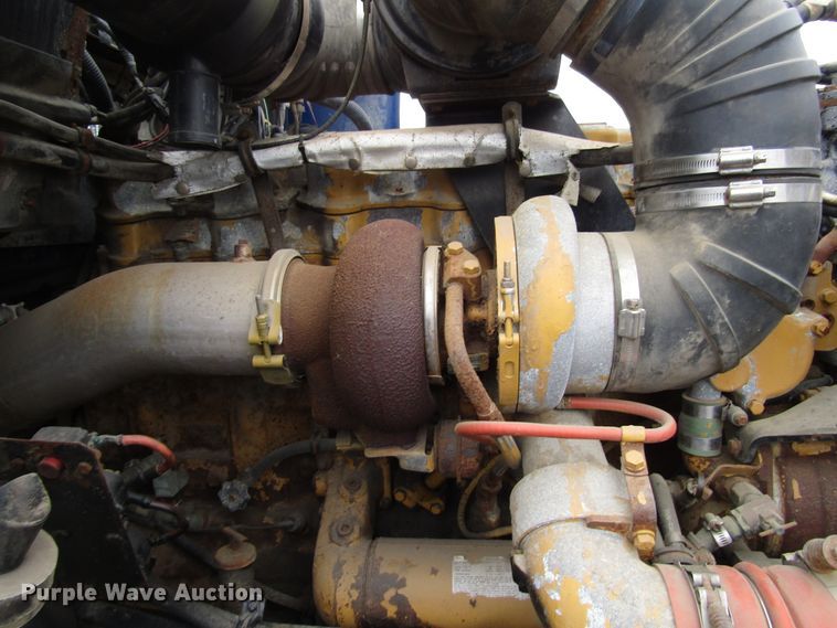 image for item DH8446 1998 Kenworth T800 truck cab and chassis