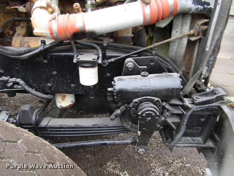 image for item DH8446 1998 Kenworth T800 truck cab and chassis