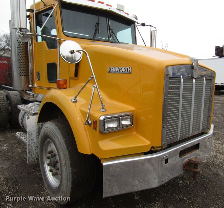 image for item DH8446 1998 Kenworth T800 truck cab and chassis