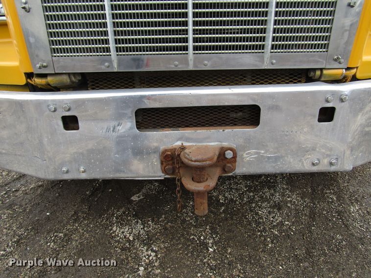 image for item DH8446 1998 Kenworth T800 truck cab and chassis