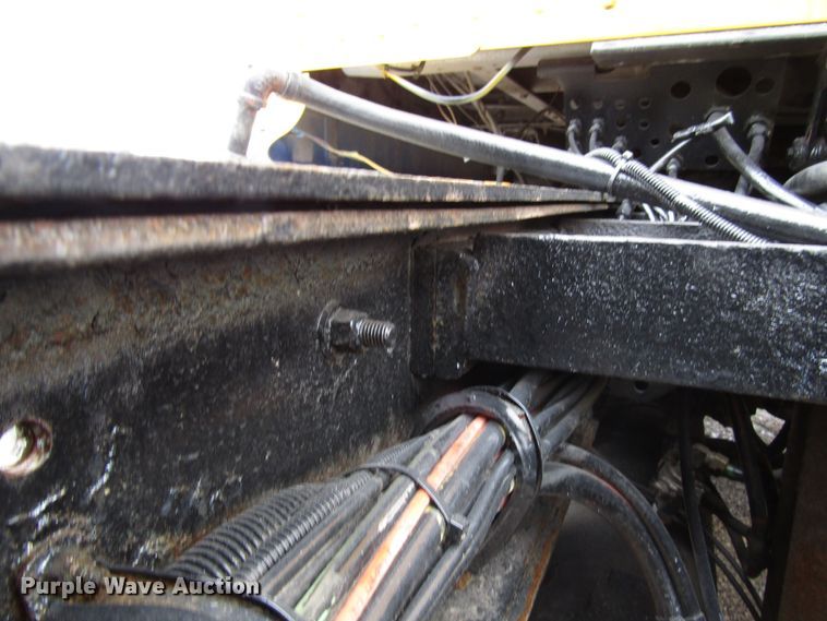 image for item DH8446 1998 Kenworth T800 truck cab and chassis