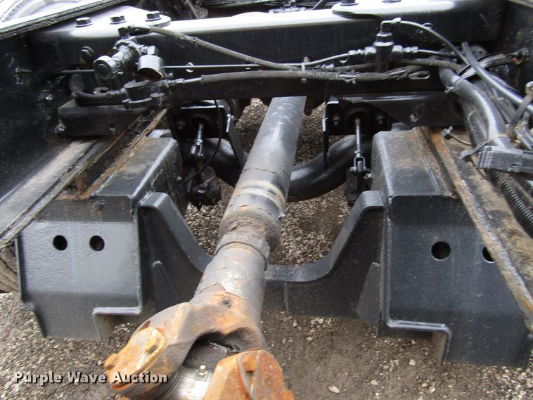 image for item DH8446 1998 Kenworth T800 truck cab and chassis