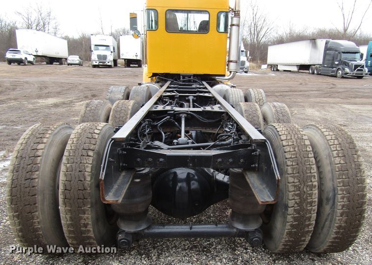 image for item DH8446 1998 Kenworth T800 truck cab and chassis