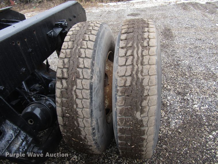 image for item DH8446 1998 Kenworth T800 truck cab and chassis