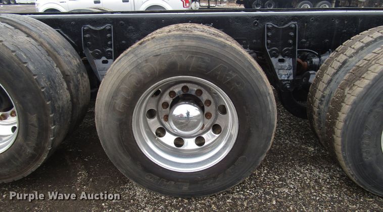 image for item DH8446 1998 Kenworth T800 truck cab and chassis