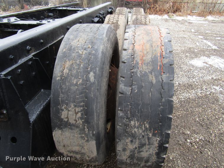 image for item DH8446 1998 Kenworth T800 truck cab and chassis