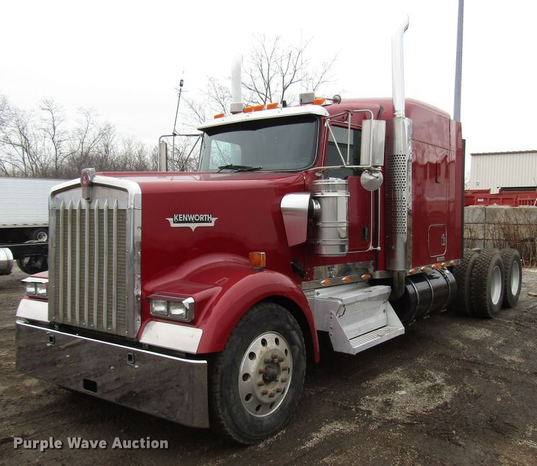 image for item DH8447 2006 Kenworth W900 semi truck