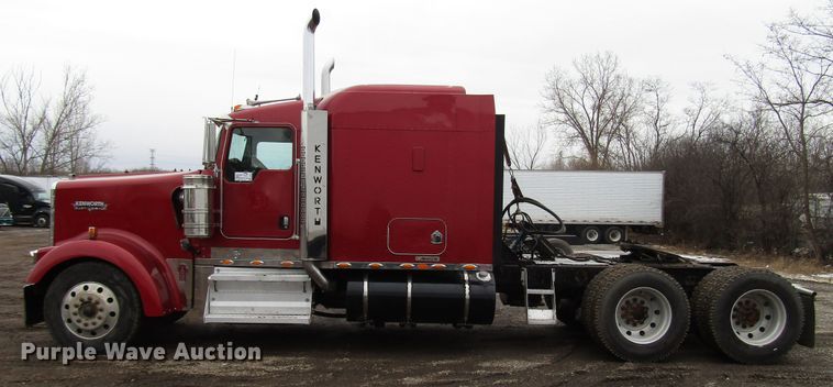 image for item DH8447 2006 Kenworth W900 semi truck