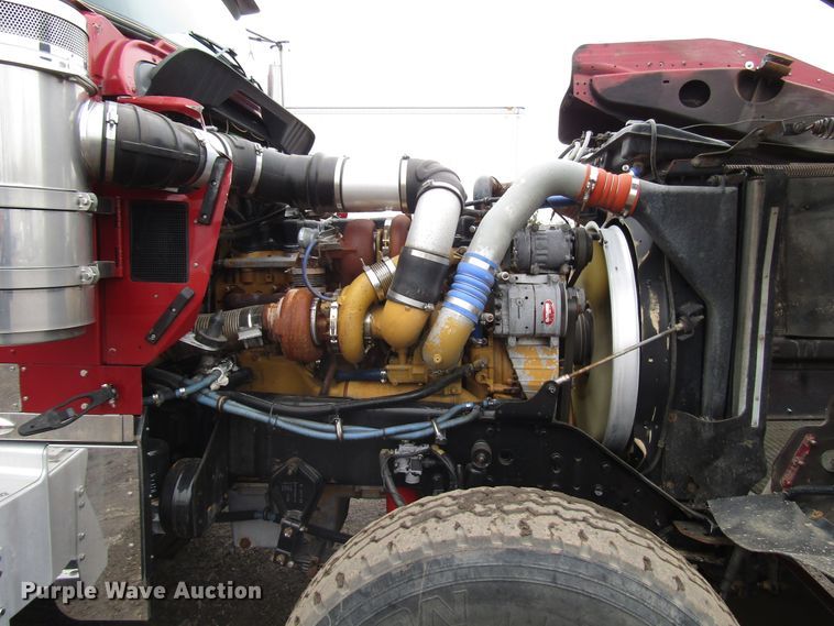 image for item DH8447 2006 Kenworth W900 semi truck