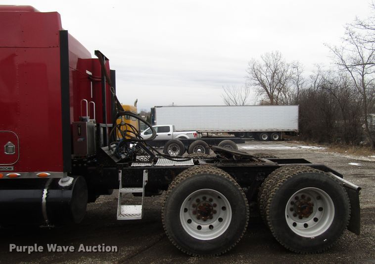 image for item DH8447 2006 Kenworth W900 semi truck