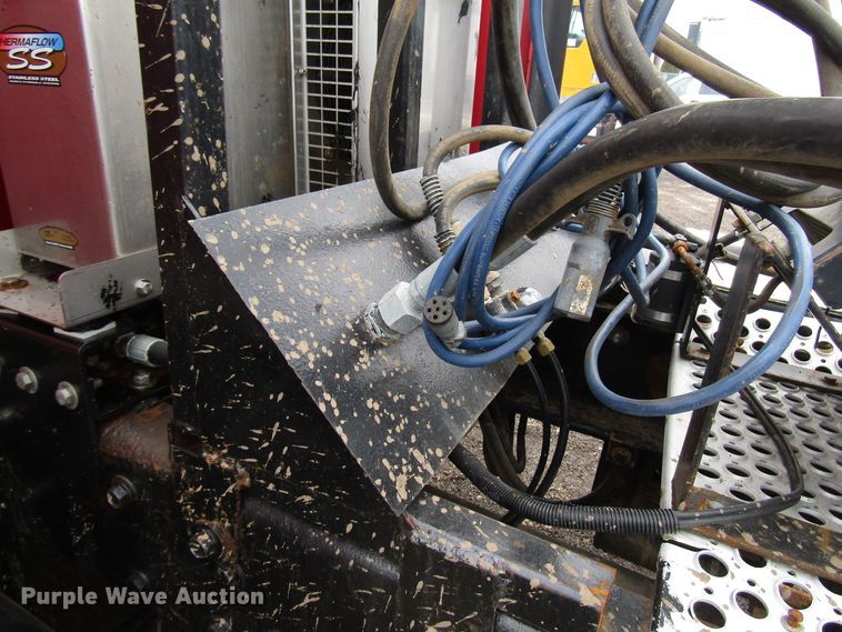 image for item DH8447 2006 Kenworth W900 semi truck