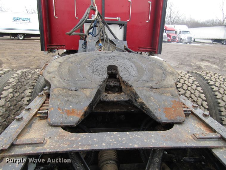 image for item DH8447 2006 Kenworth W900 semi truck