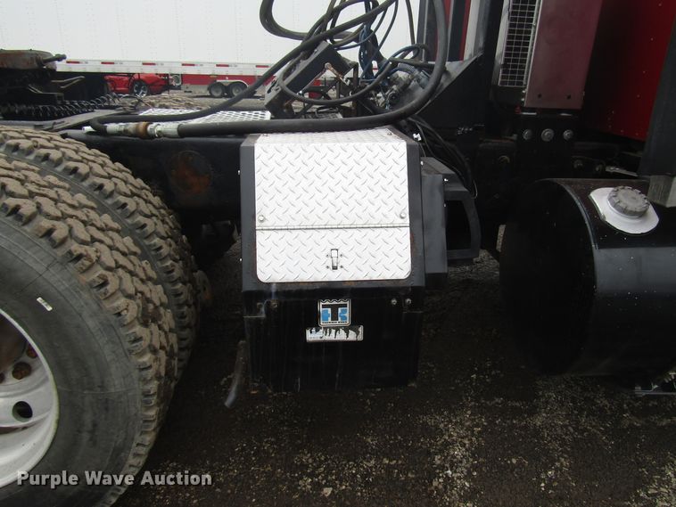 image for item DH8447 2006 Kenworth W900 semi truck