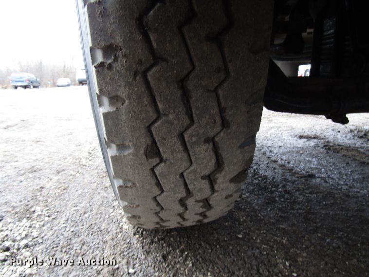 image for item DH8447 2006 Kenworth W900 semi truck