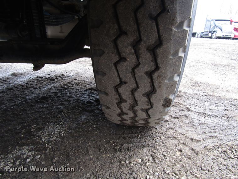 image for item DH8447 2006 Kenworth W900 semi truck