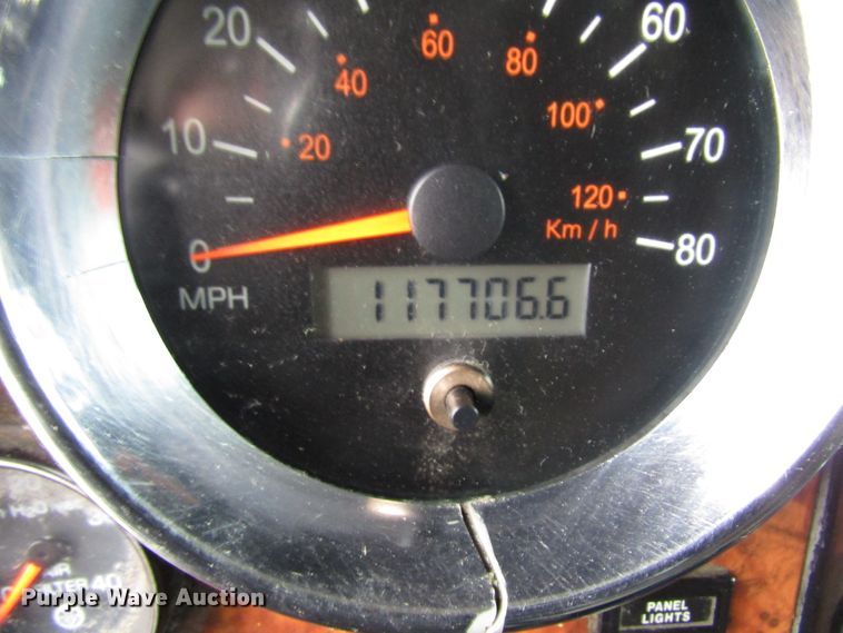 image for item DH8448 2005 Kenworth W900 semi truck