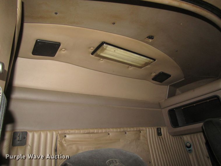 image for item DH8448 2005 Kenworth W900 semi truck