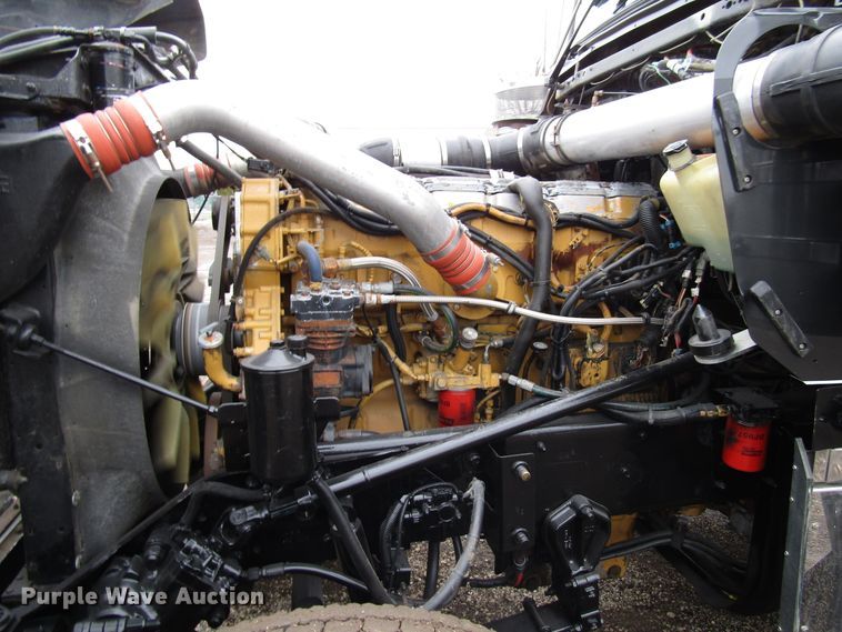 image for item DH8448 2005 Kenworth W900 semi truck