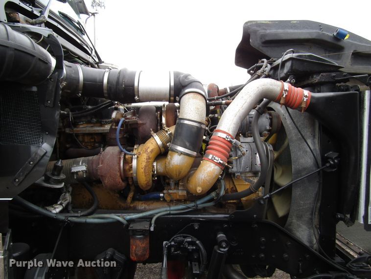 image for item DH8448 2005 Kenworth W900 semi truck