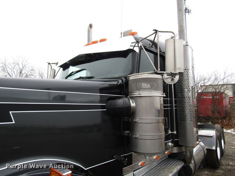 image for item DH8448 2005 Kenworth W900 semi truck