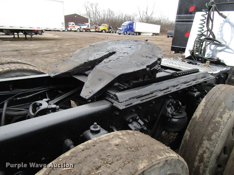 image for item DH8448 2005 Kenworth W900 semi truck