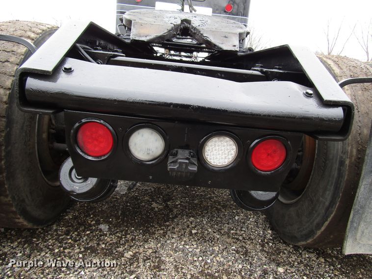 image for item DH8448 2005 Kenworth W900 semi truck