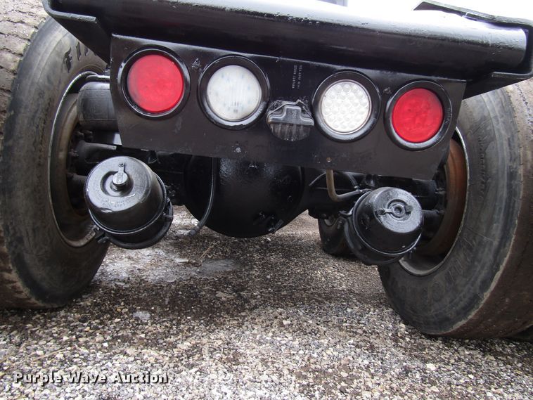 image for item DH8448 2005 Kenworth W900 semi truck