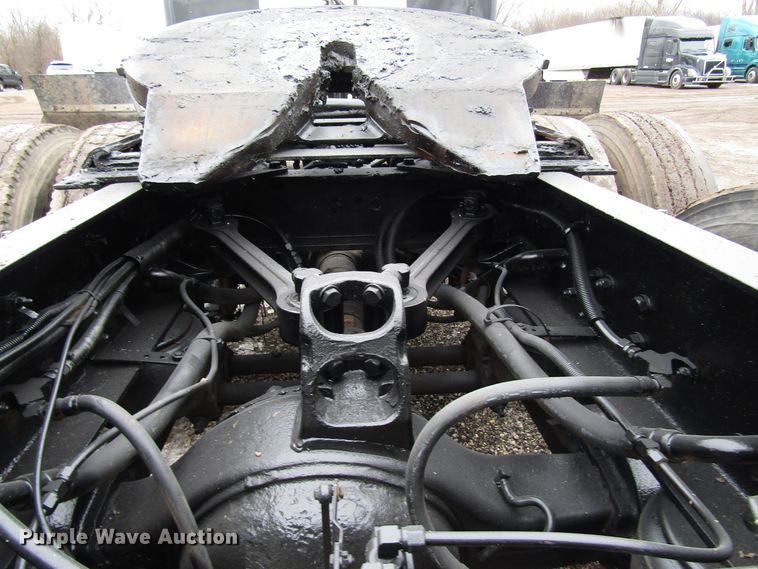 image for item DH8448 2005 Kenworth W900 semi truck