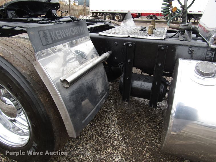 image for item DH8448 2005 Kenworth W900 semi truck