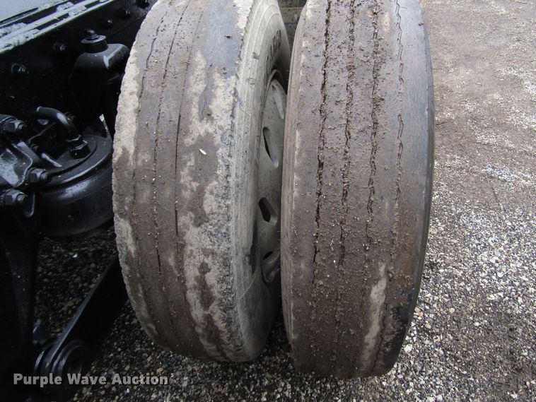 image for item DH8448 2005 Kenworth W900 semi truck