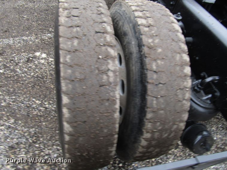 image for item DH8448 2005 Kenworth W900 semi truck