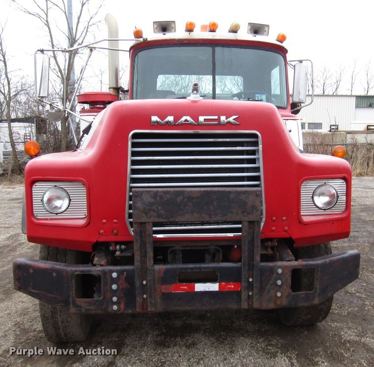 image for item DH8453 1999 Mack DM600 roll-off container truck