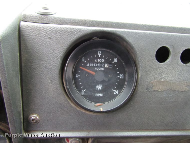 image for item DH8453 1999 Mack DM600 roll-off container truck