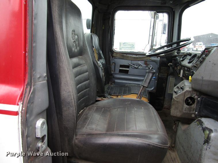 image for item DH8453 1999 Mack DM600 roll-off container truck