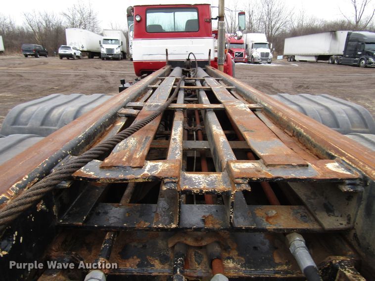 image for item DH8453 1999 Mack DM600 roll-off container truck