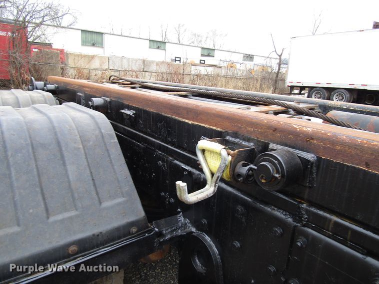 image for item DH8453 1999 Mack DM600 roll-off container truck