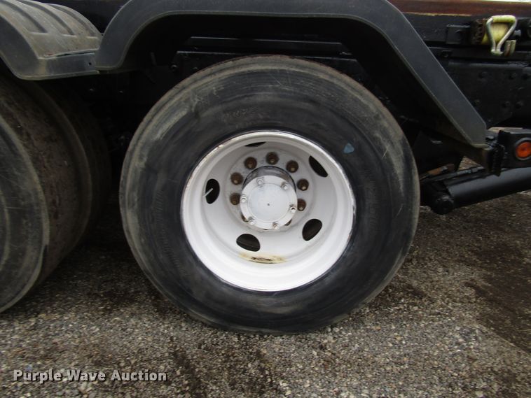 image for item DH8453 1999 Mack DM600 roll-off container truck