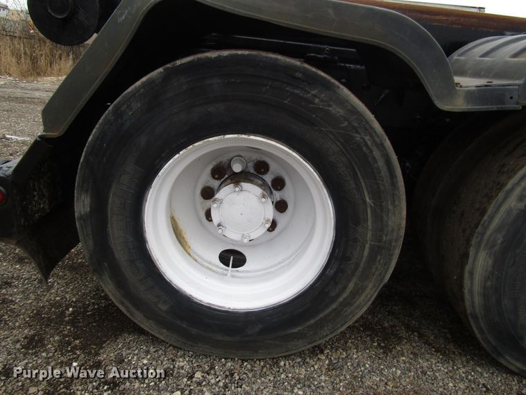 image for item DH8453 1999 Mack DM600 roll-off container truck